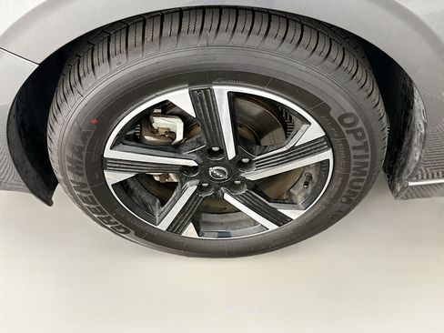 Used 2024 Nissan Sentra SV image 11