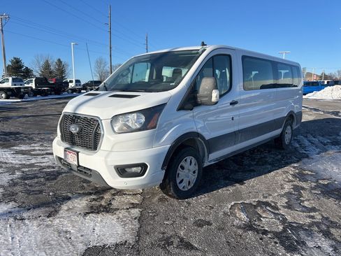 Used 2023 Ford Transit 350 XLT image 4