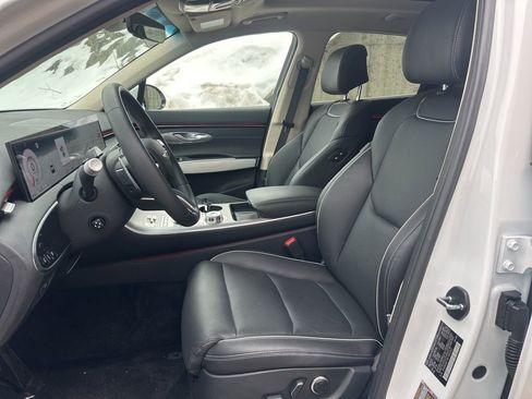 Used 2026 Genesis GV70 2.5T Advanced image 14