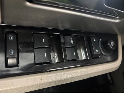 Used 2012 Ford Expedition Limited image 42