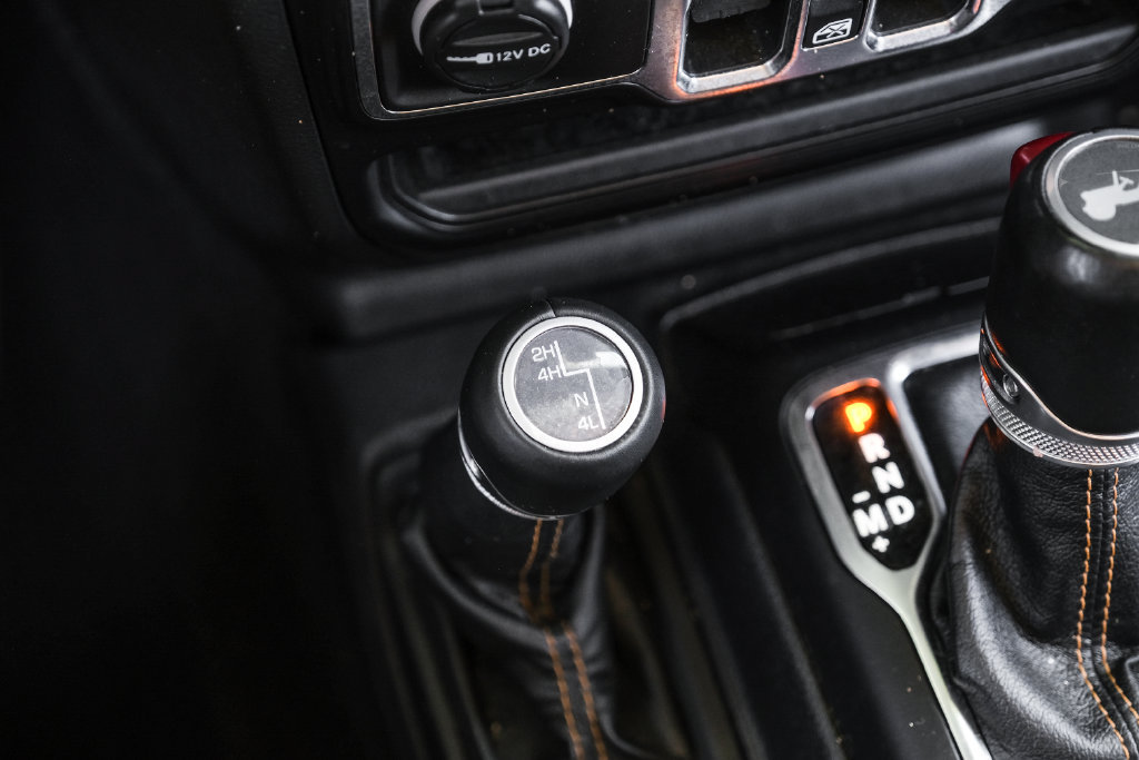 Used 2021 Jeep Wrangler Unlimited Sahara AWD/4WD image 38