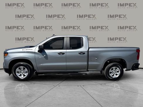 Used 2025 Chevrolet Silverado 1500 W/T w/ Trailering Package RWD image 3