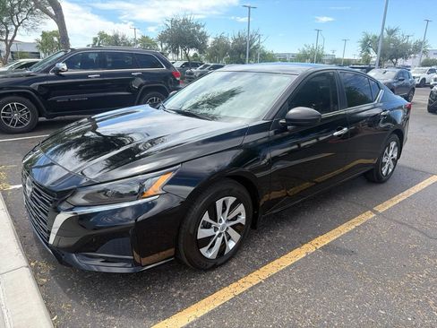Used 2025 Nissan Altima 2.5 S FWD image 1