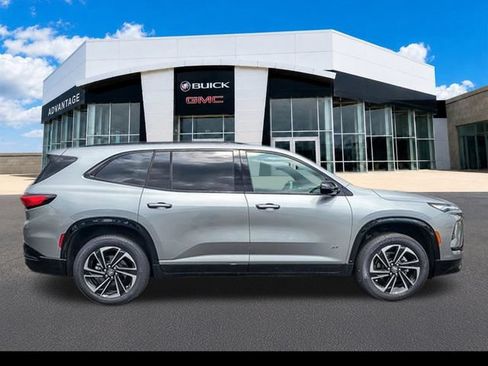 Used 2026 Buick Enclave Sport Touring w/ Power Package FWD image 9