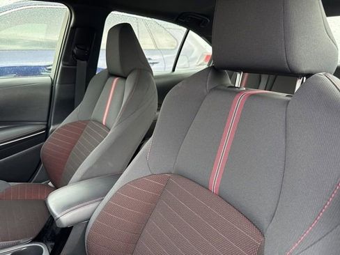 Used 2025 Toyota Corolla SE w/ SE Premium Package FWD image 9