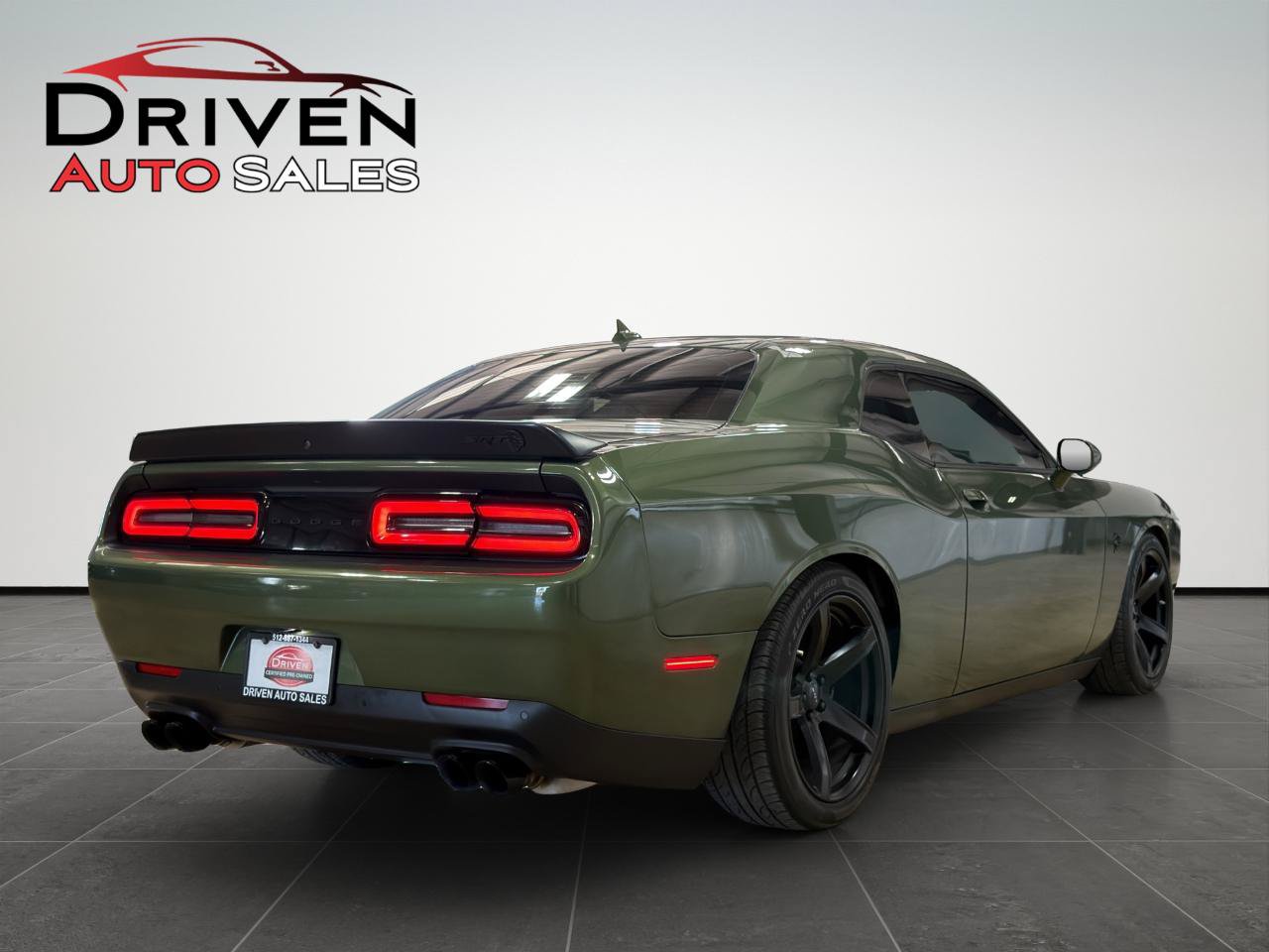 Used 2022 Dodge Challenger SRT Hellcat w/ Plus Package RWD image 5