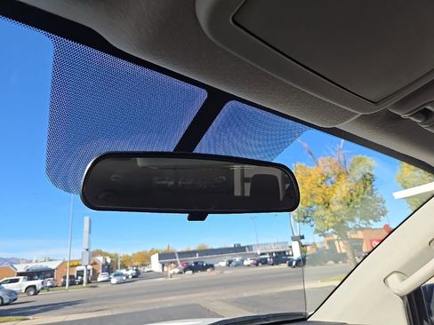 Used 2017 Nissan Titan S image 20