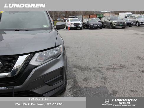 Used 2020 Nissan Rogue SV image 40