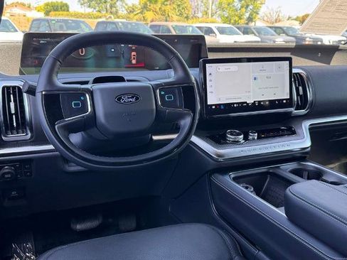 Certified 2025 Ford Expedition Platinum w/ Stealth Appearance Package AWD/4WD image 29