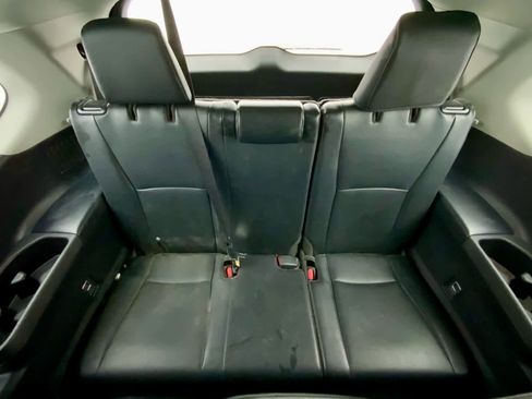 Used 2024 Toyota Grand Highlander XLE image 25