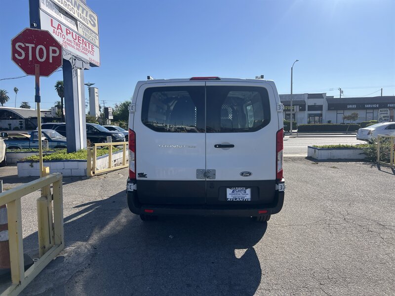 Used 2018 Ford Transit 250 130 Low Roof w/ Exterior Upgrade Package RWD image 3