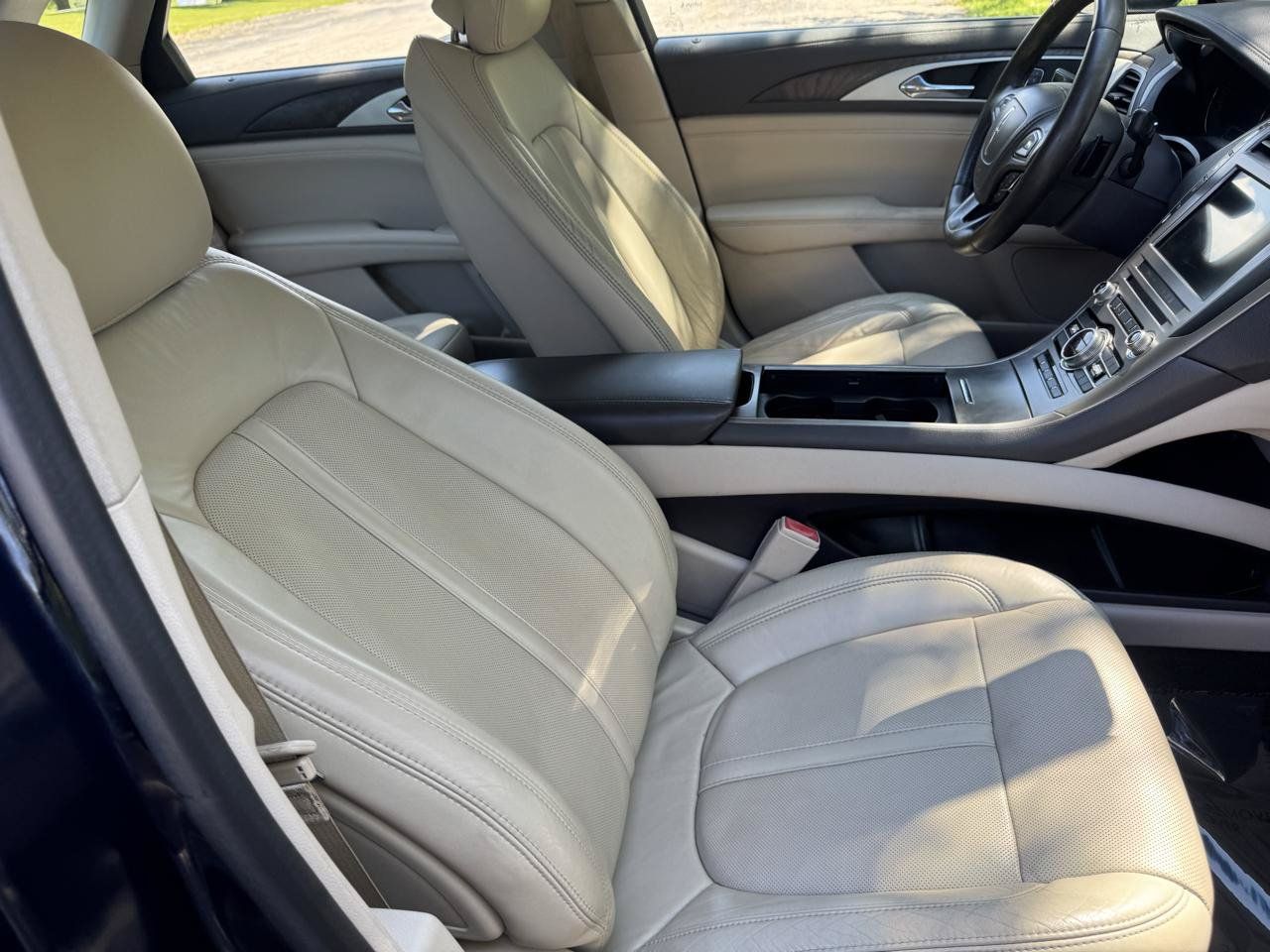 Used 2017 Lincoln MKZ Reserve w/ Climate Package AWD/4WD image 27