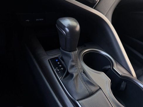 Used 2021 Toyota Camry SE FWD image 19