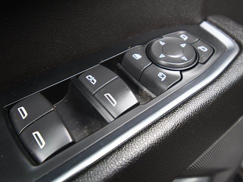 Used 2024 Chevrolet Silverado 2500 LT AWD/4WD image 9