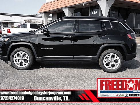 New 2026 Jeep Compass Latitude image 2