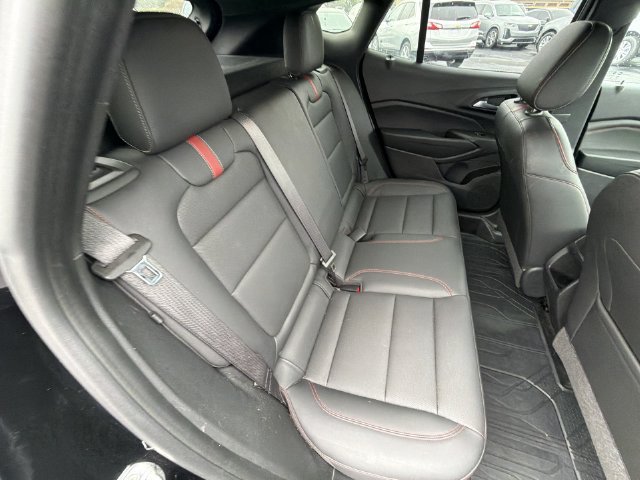 Certified 2024 Chevrolet Trax RS w/ Sunroof Package FWD image 28