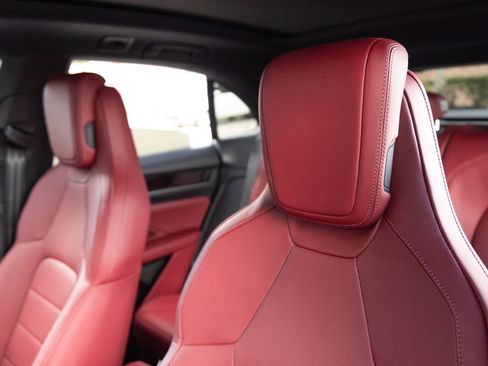 Certified 2026 Porsche Macan Electric RWD image 24