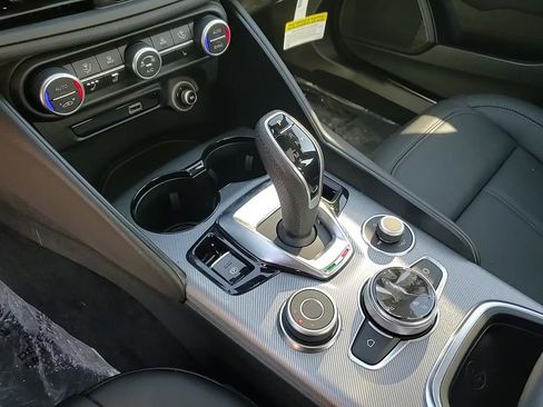 New 2025 Alfa Romeo Giulia AWD image 28