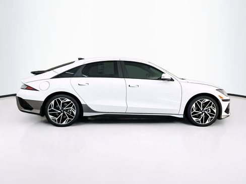 Used 2024 Hyundai Ioniq 6 SEL AWD/4WD image 10