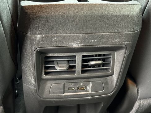 Used 2024 GMC Canyon AT4 w/ Technology Package image 16