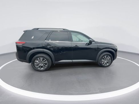 Certified 2025 Nissan Pathfinder SV FWD image 9
