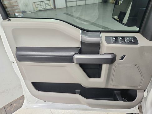 Used 2019 Ford F150 XLT w/ Equipment Group 302A Luxury image 32