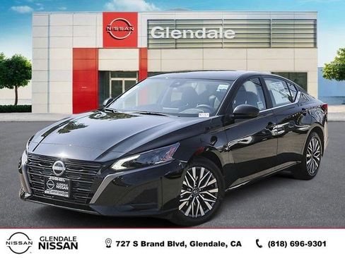 New 2026 Nissan Altima 2.5 SV FWD image 1