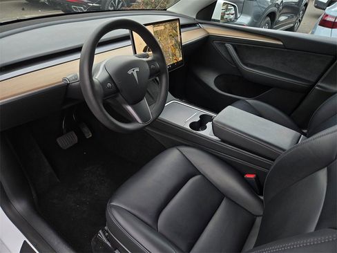 Used 2023 Tesla Model Y Long Range image 9