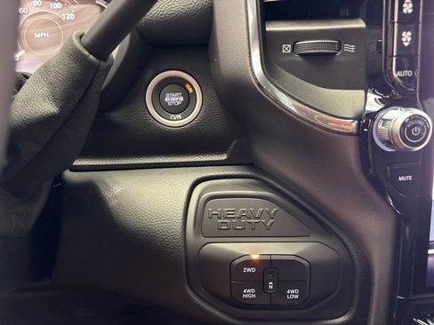New 2026 RAM 2500 Laramie AWD/4WD image 38