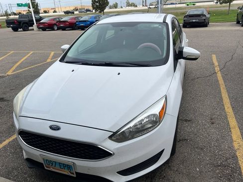 Used 2017 Ford Focus SE FWD image 6