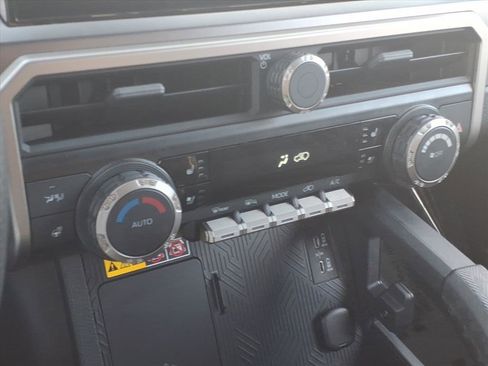 Certified 2025 Toyota 4Runner TRD Off-Road Premium image 18