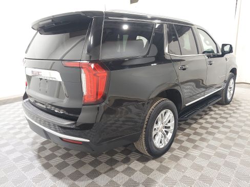 Used 2024 GMC Yukon SLT w/ SLT Luxury Package AWD/4WD image 3