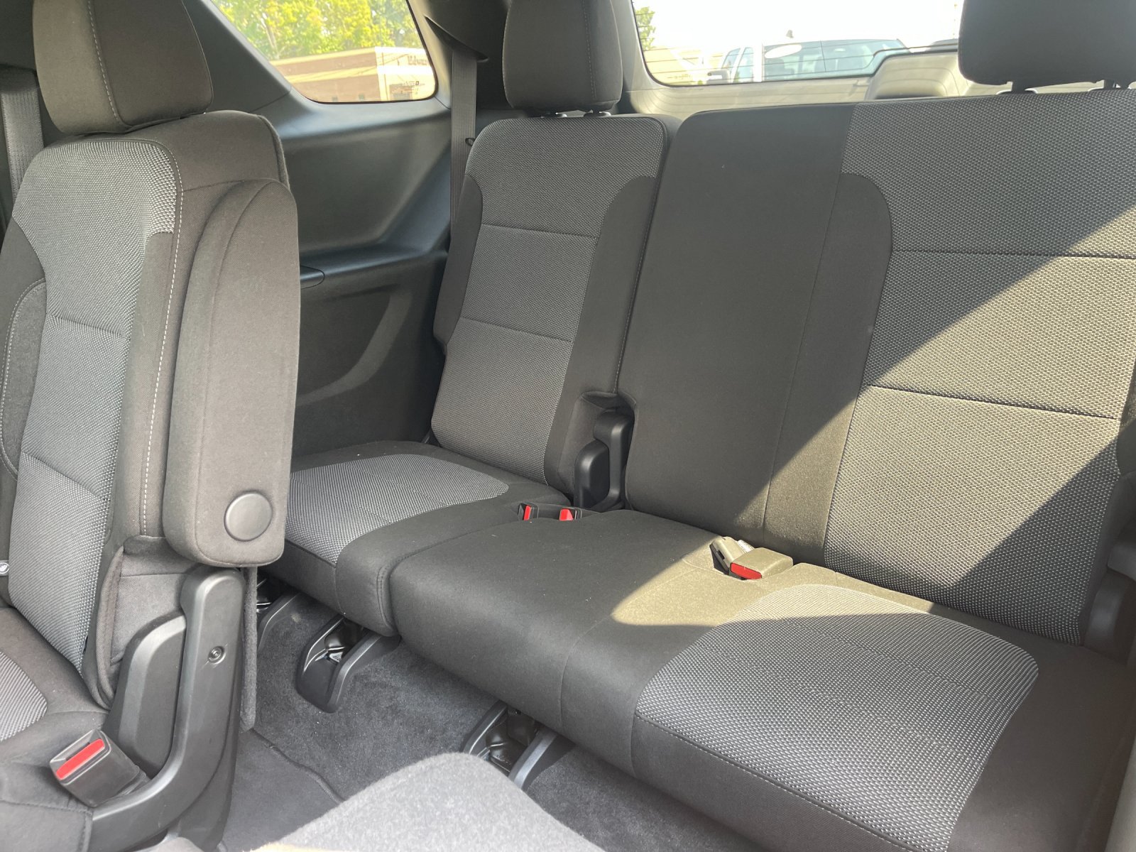 Used 2023 Chevrolet Traverse LT FWD image 16
