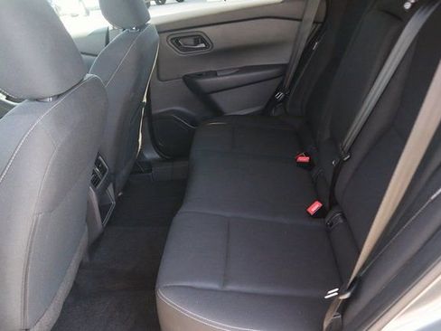 Used 2024 Nissan Rogue S image 12