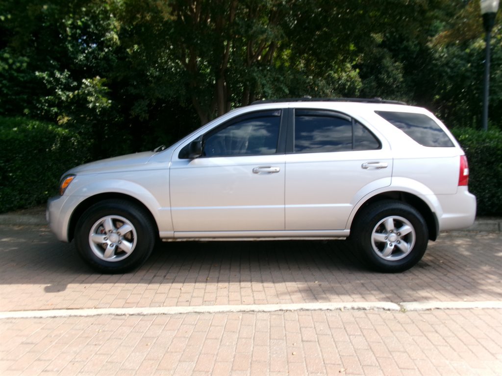 Used 2008 Kia Sorento 2WD image 8