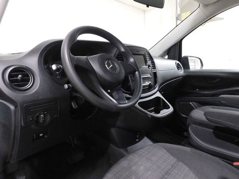 Used 2019 Mercedes-Benz Metris Passenger image 27
