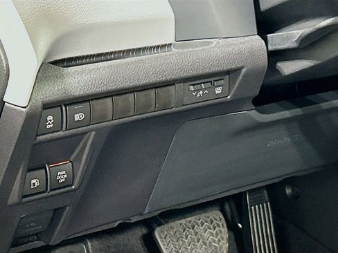 New 2026 Toyota Sienna XLE FWD image 11