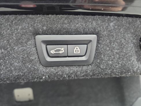 Used 2023 BMW 530i w/ Convenience Package image 13