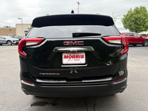 Used 2024 GMC Terrain SLE w/ Driver Convenience Package FWD image 4