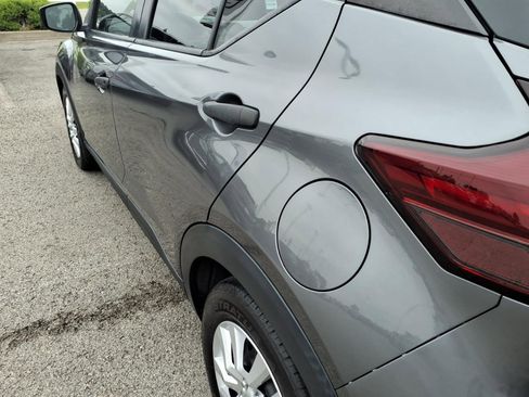 Used 2021 Nissan Kicks S FWD image 17