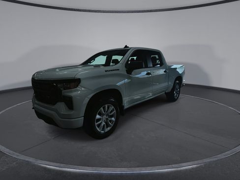 New 2026 Chevrolet Silverado 1500 Custom w/ LPO, Dark Essentials Package AWD/4WD image 4