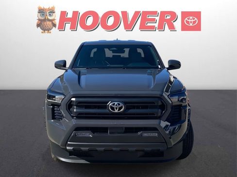 Used 2025 Toyota Tacoma SR5 image 7