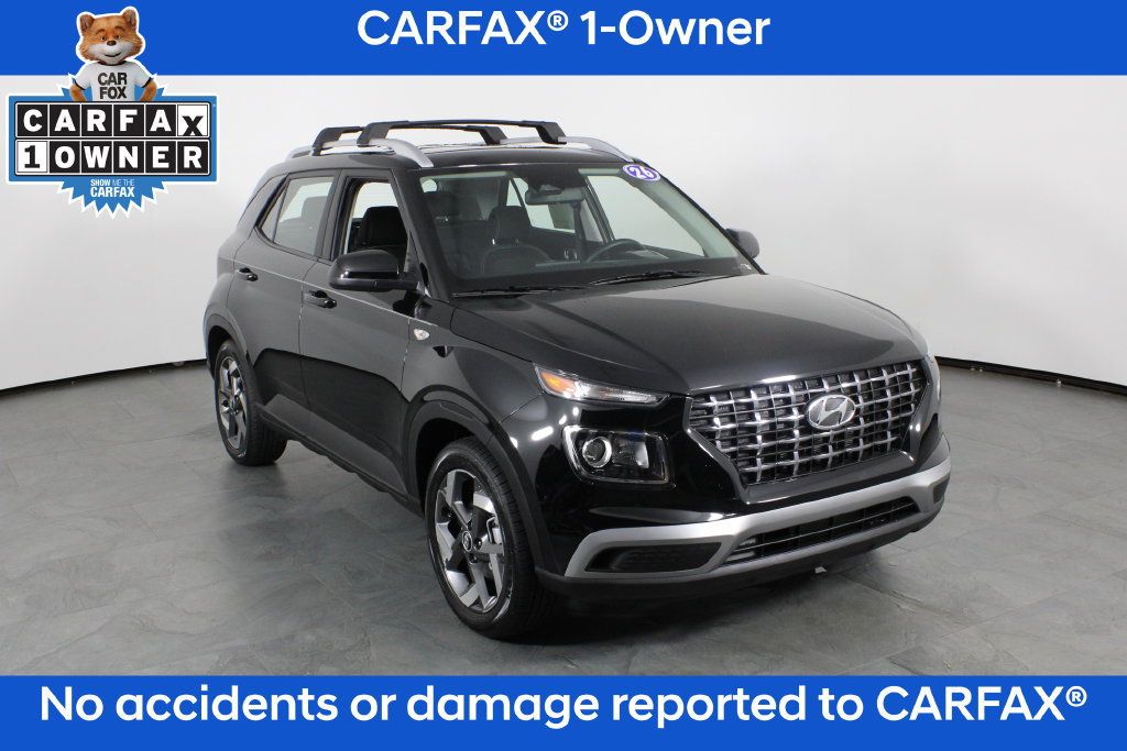 Certified 2026 Hyundai Venue SEL FWD image 5