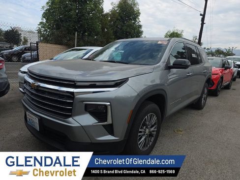 Certified 2024 Chevrolet Traverse LT AWD/4WD image 1