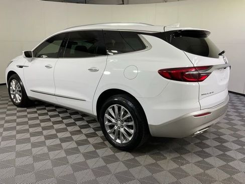 Used 2020 Buick Enclave Essence w/ Sound and Sites Package FWD image 4
