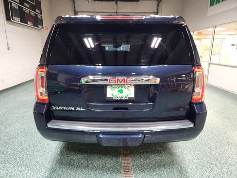 Used 2020 GMC Yukon XL Denali w/ Open Road Package image 8