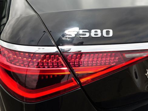Used 2022 Mercedes-Benz S 580 4MATIC Sedan image 33