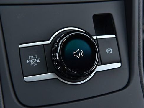 New 2026 Volkswagen Tiguan SE R-Line AWD/4WD image 17