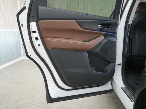 Used 2023 Acura MDX SH-AWD w/ Advance Package image 35