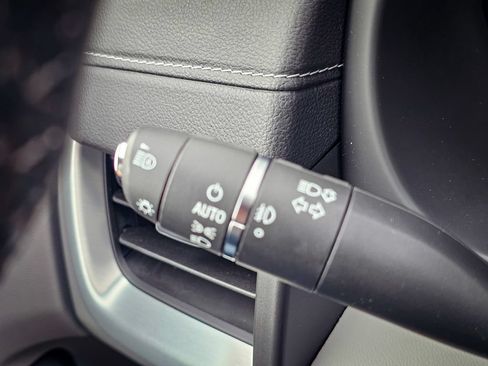 Used 2023 GMC Terrain SLT w/ Infotainment Package II AWD/4WD image 23